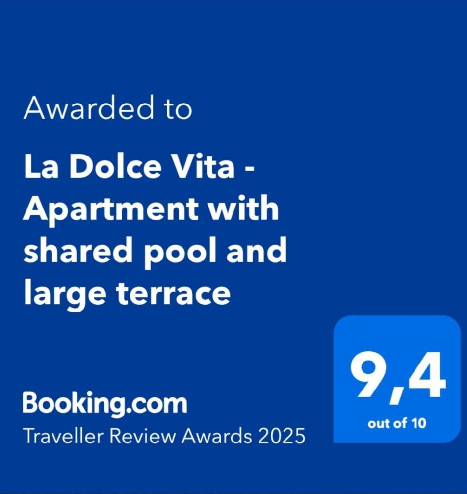 La Dolce Vita - Apartment With Shared Pool And Large Terrace Lido delle Nazioni Luaran gambar