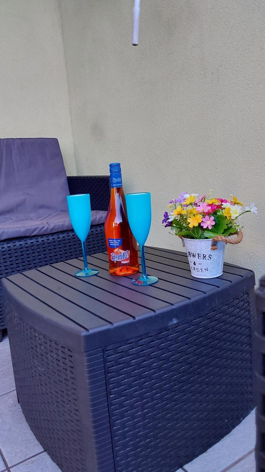 La Dolce Vita - Apartment With Shared Pool And Large Terrace Lido delle Nazioni Luaran gambar